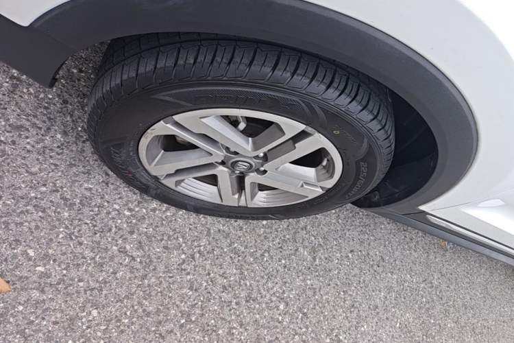 Used CHANGAN CS55 2018 1.5T Automatic Colorful Edition China V Standard Left Front Wheel Hub