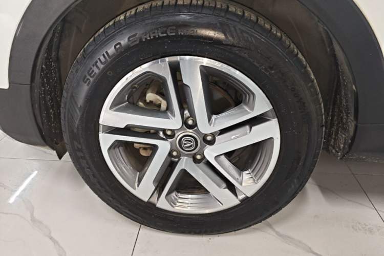 Used CHANGAN CS55 2018 1.5T Automatic Colorful Edition China V Standard Left Front Wheel Hub