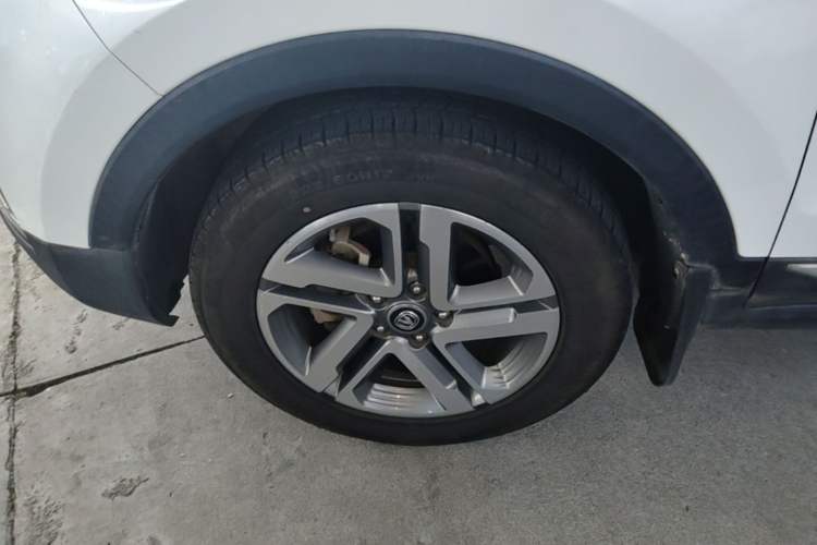 Used CHANGAN CS55 2018 1.5T Automatic Colorful Edition China V Standard Left Front Wheel Hub