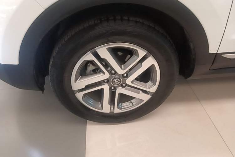 Used CHANGAN CS55 2018 1.5T Automatic Colorful Edition China V Standard Left Front Wheel Hub