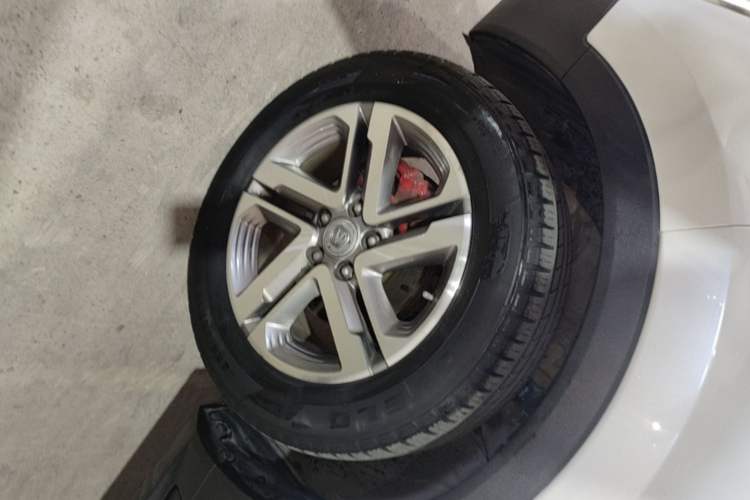 Used CHANGAN CS55 2018 1.5T Automatic Colorful Edition China V Standard Left Front Wheel Hub