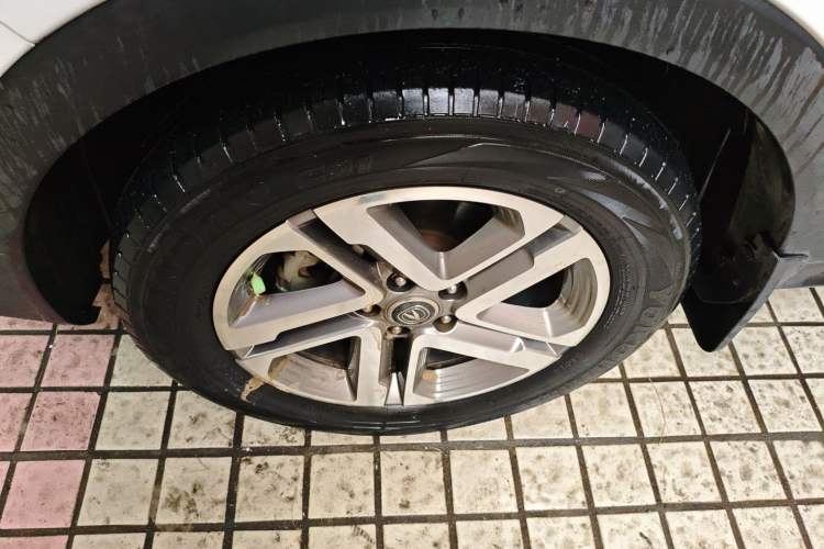 Used CHANGAN CS55 2018 1.5T Automatic Colorful Edition China V Standard Left Front Wheel Hub