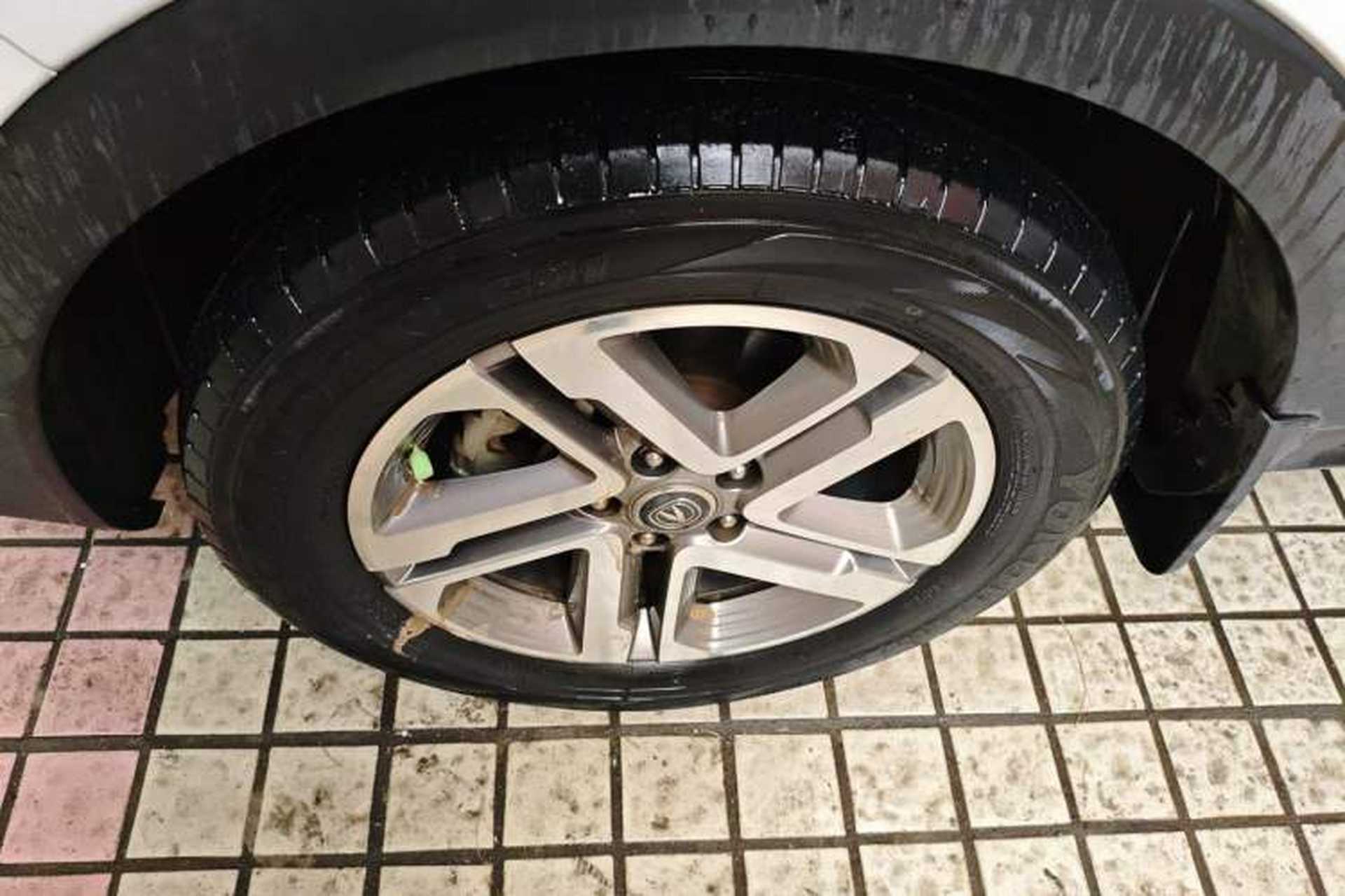 Used CHANGAN CS55 2018 1.5T Automatic Colorful Edition China V Standard Left Front Wheel Hub