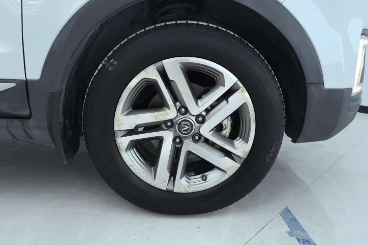 Used CHANGAN CS55 2018 1.5T Automatic Colorful Edition China V Standard Left Front Wheel Hub