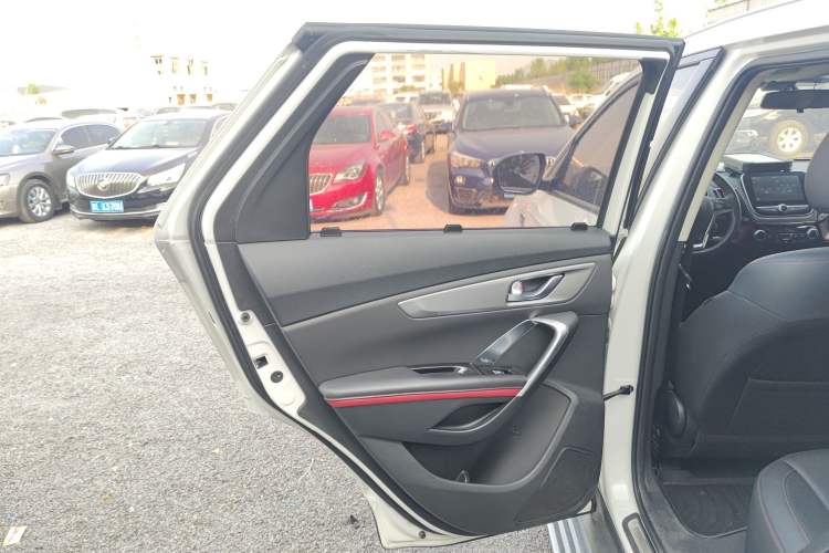 Used CHANGAN CS55 2018 1.5T Automatic Xuan Dong Model China V Standard Left Rear Door Interior