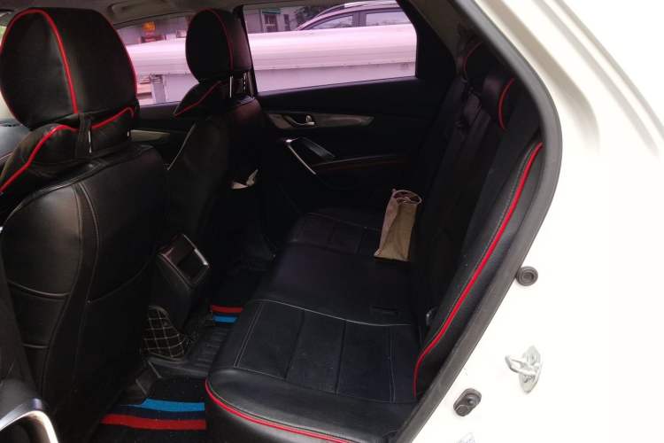 Used CHANGAN CS55 2018 1.5T Manual Colorful Model China V Standard Left Rear Seat