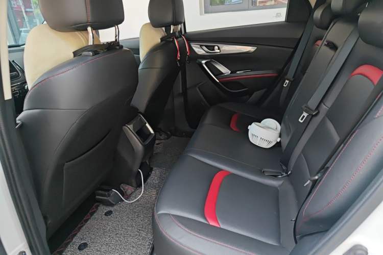 Used CHANGAN CS55 2018 1.5T Manual Colorful Model China V Standard Left Rear Seat