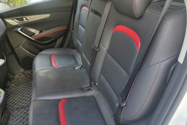 Used CHANGAN CS55 2018 1.5T Manual Colorful Model China V Standard Left Rear Seat