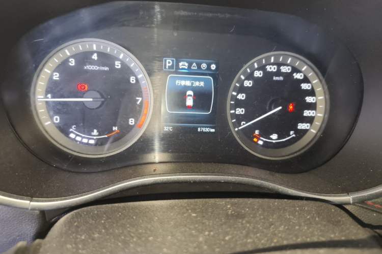 Used CHANGAN CS55 2018 1.5T Automatic Colorful Edition China V Standard Odometer Close Up