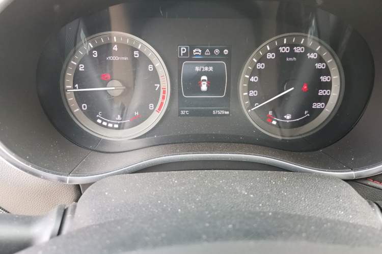 Used CHANGAN CS55 2018 1.5T Automatic Colorful Edition China V Standard Odometer Close Up
