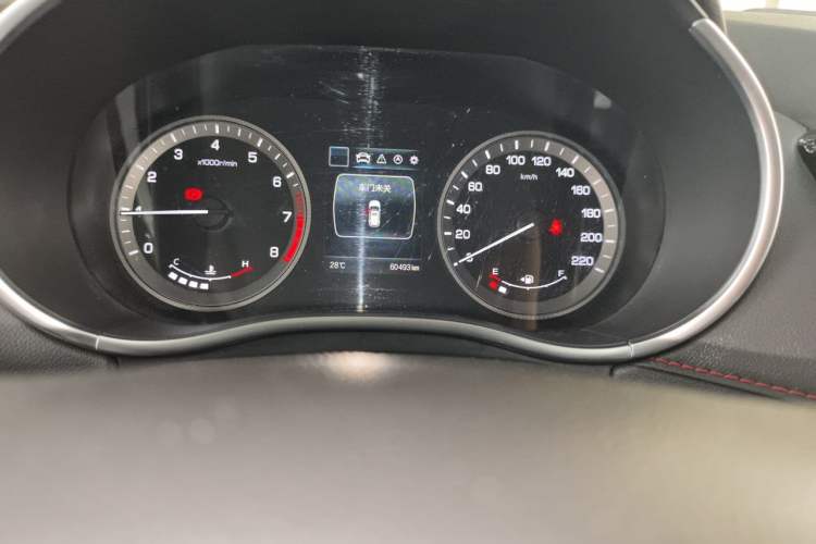 Used CHANGAN CS55 2018 1.5T Manual Colorful Model China V Standard Odometer Close Up