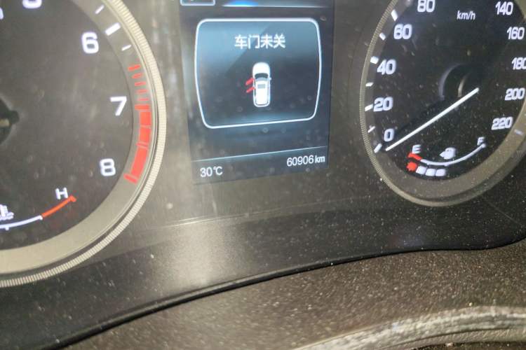 Used CHANGAN CS55 2018 1.5T Automatic Colorful Edition China V Standard Odometer Close Up