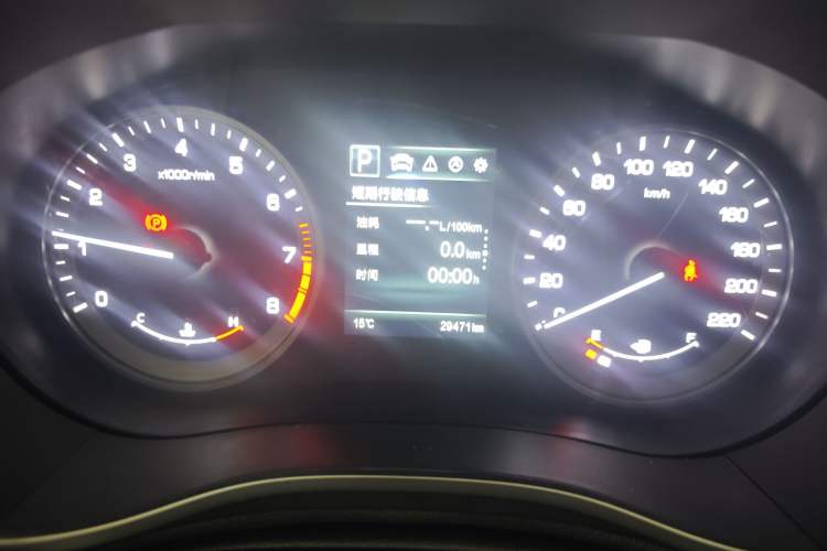 Used CHANGAN CS55 2018 1.5T Automatic Colorful Edition China V Standard Odometer Close Up