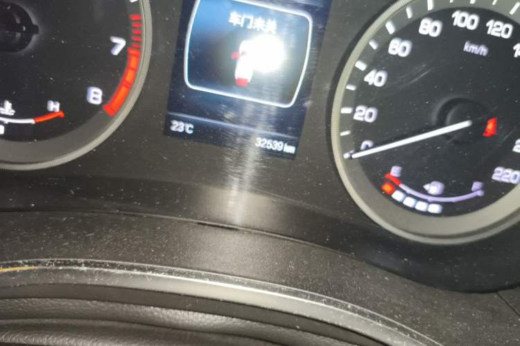 Used CHANGAN CS55 2018 1.5T Automatic Colorful Edition China V Standard Odometer Close Up