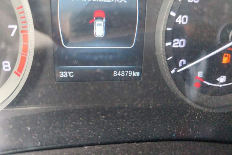 Used CHANGAN CS55 2018 1.5T Manual Colorful Model China V Standard Odometer Close Up