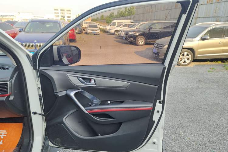 Used CHANGAN CS55 2018 1.5T Automatic Xuan Dong Model China V Standard Right Front Door Interior