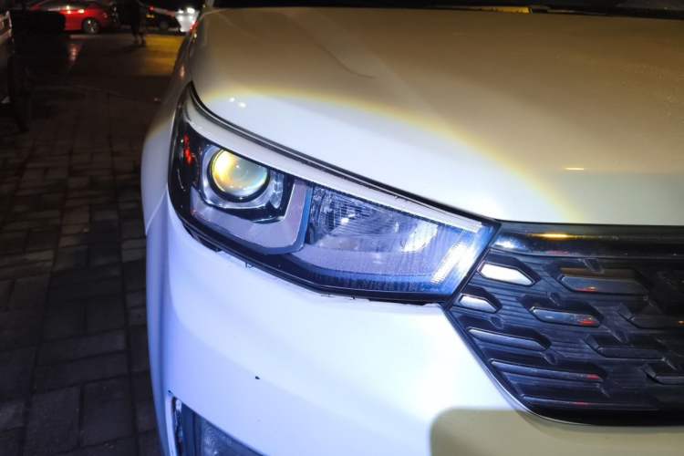 Used CHANGAN CS55 2018 1.5T Automatic Colorful Edition China V Standard Right Front Headlight