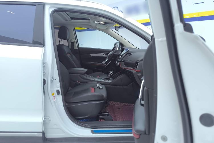 Used CHANGAN CS55 2018 1.5T Automatic Colorful Edition China V Standard Right Front Seat