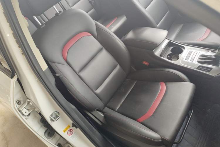 Used CHANGAN CS55 2018 1.5T Automatic Colorful Edition China V Standard Right Front Seat