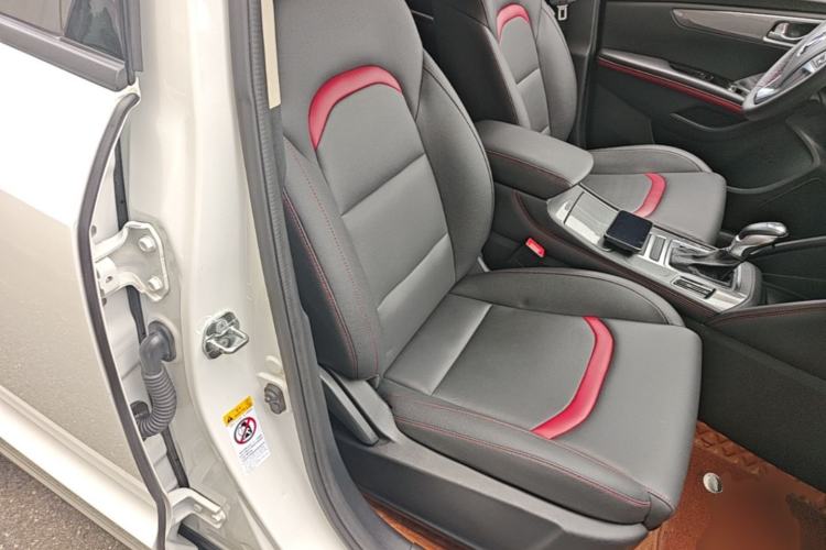 Used CHANGAN CS55 2018 1.5T Automatic Colorful Edition China V Standard Right Front Seat