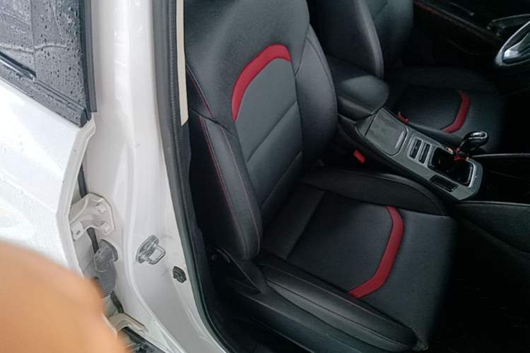 Used CHANGAN CS55 2018 1.5T Manual Colorful Model China V Standard Right Front Seat