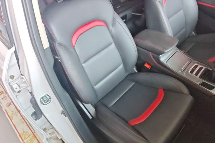 Used CHANGAN CS55 2018 1.5T Manual Colorful Model China V Standard Right Front Seat