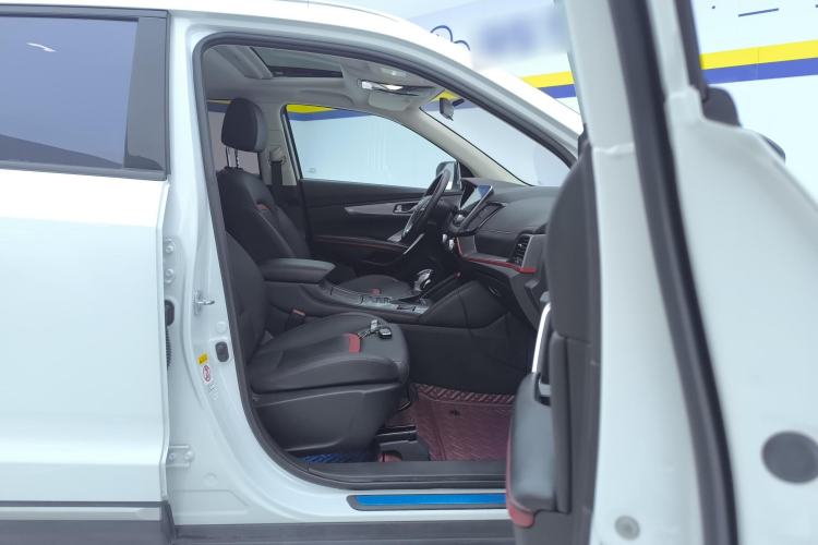 Used CHANGAN CS55 2018 1.5T Automatic Colorful Edition China V Standard Right Front Seat