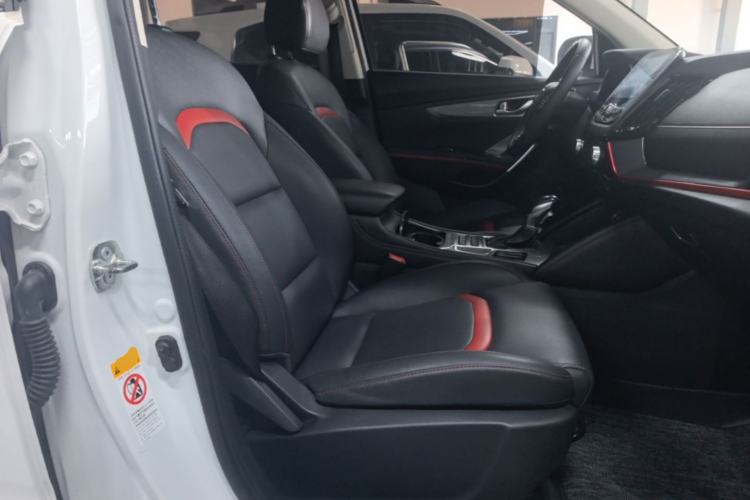 Used CHANGAN CS55 2018 1.5T Automatic Colorful Edition China V Standard Right Front Seat
