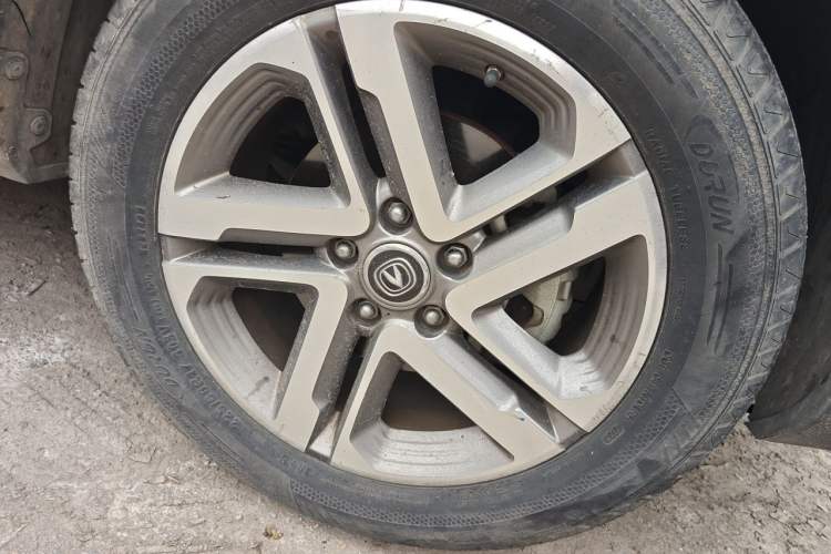 Used CHANGAN CS55 2018 1.5T Manual Colorful Model China V Standard Right Front Wheel Hub