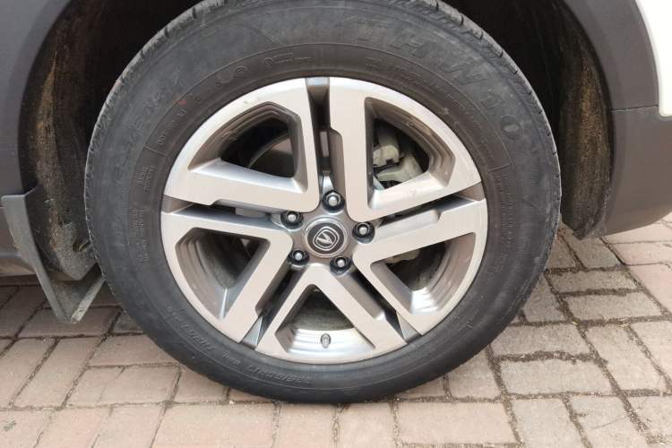 Used CHANGAN CS55 2018 1.5T Manual Colorful Model China V Standard Right Front Wheel Hub