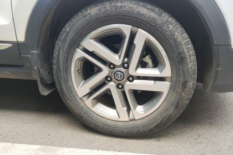 Used CHANGAN CS55 2018 1.5T Automatic Colorful Edition China V Standard Right Front Wheel Hub