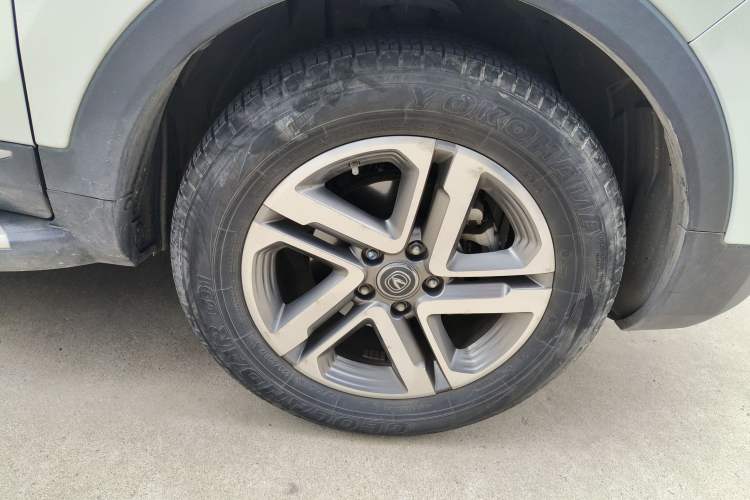 Used CHANGAN CS55 2018 1.5T Automatic Colorful Edition China V Standard Right Front Wheel Hub