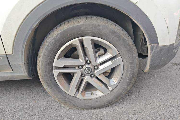 Used CHANGAN CS55 2018 1.5T Automatic Colorful Edition China V Standard Right Front Wheel Hub