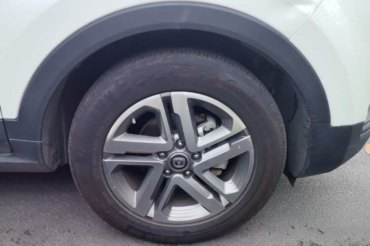 Used CHANGAN CS55 2018 1.5T Automatic Colorful Edition China V Standard Right Front Wheel Hub