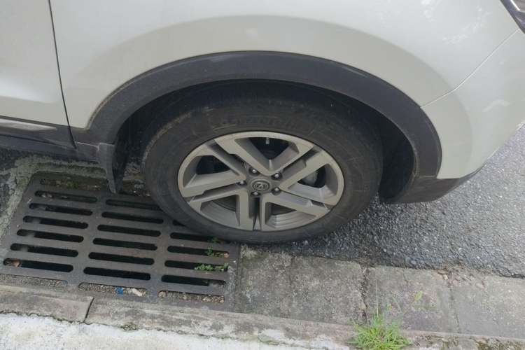 Used CHANGAN CS55 2018 1.5T Automatic Colorful Edition China V Standard Right Front Wheel Hub