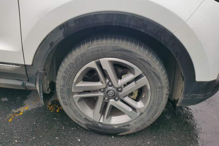 Used CHANGAN CS55 2018 1.5T Automatic Colorful Edition China V Standard Right Front Wheel Hub