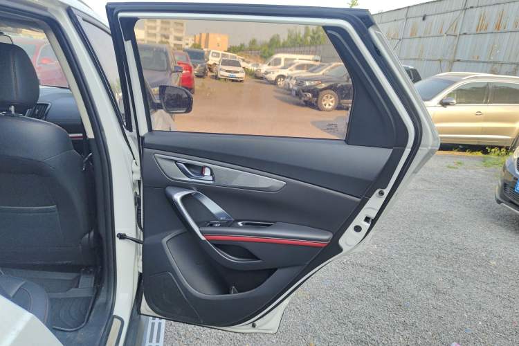 Used CHANGAN CS55 2018 1.5T Automatic Xuan Dong Model China V Standard Right Rear Door Interior