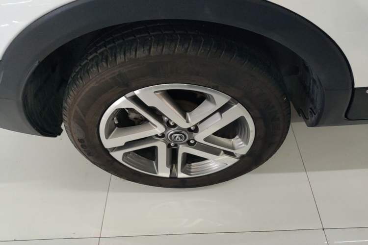 Used CHANGAN CS55 2018 1.5T Automatic Colorful Edition China V Standard Right Rear Wheel Hub