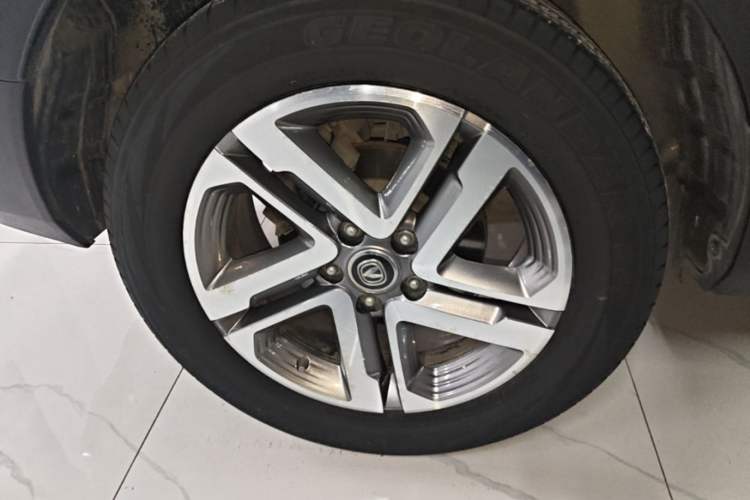 Used CHANGAN CS55 2018 1.5T Automatic Colorful Edition China V Standard Right Rear Wheel Hub
