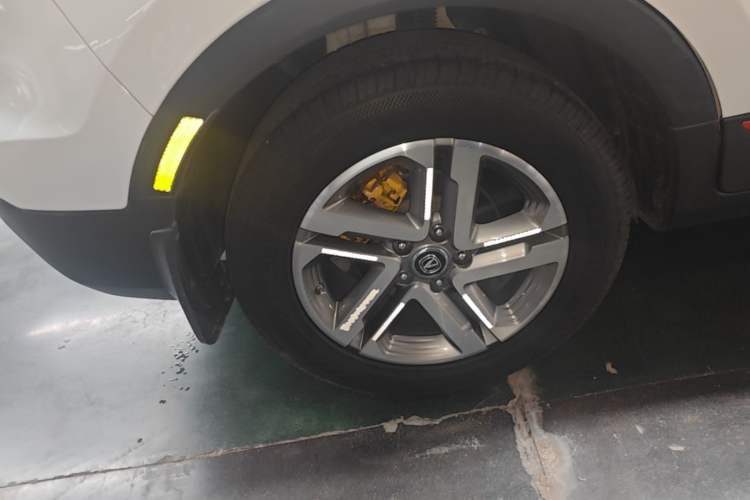 Used CHANGAN CS55 2018 1.5T Automatic Colorful Edition China V Standard Right Rear Wheel Hub