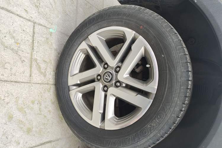 Used CHANGAN CS55 2018 1.5T Automatic Colorful Edition China V Standard Right Rear Wheel Hub