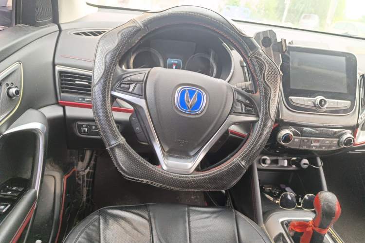 Used CHANGAN CS55 2018 1.5T Manual Colorful Model China V Standard Steering Wheel