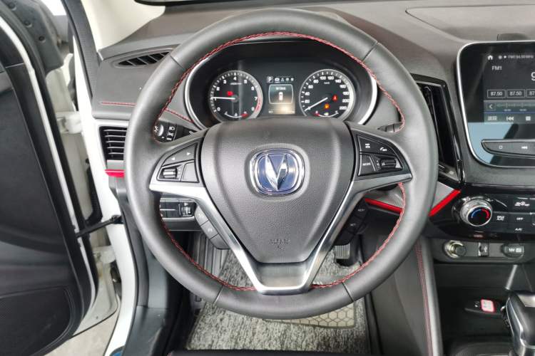 Used CHANGAN CS55 2018 1.5T Automatic Colorful Edition China V Standard Steering Wheel