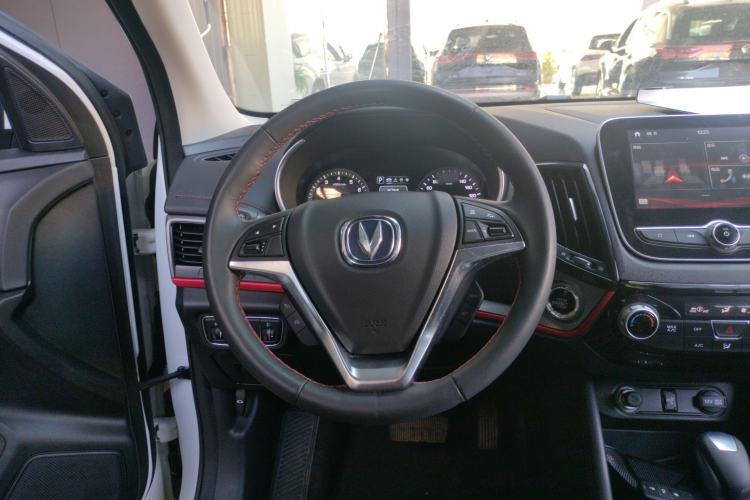 Used CHANGAN CS55 2018 1.5T Automatic Colorful Edition China V Standard Steering Wheel