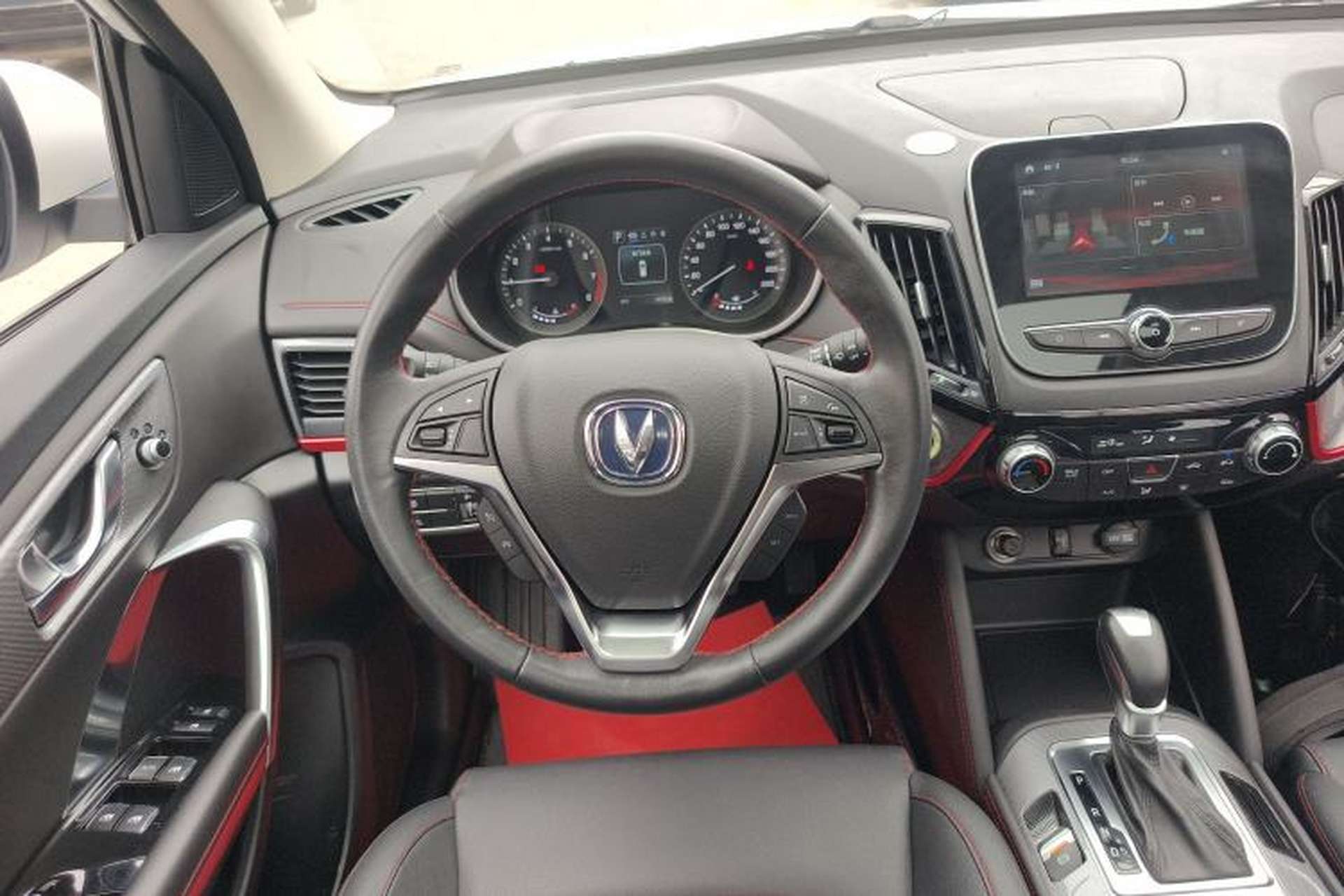 Used CHANGAN CS55 2018 1.5T Automatic Colorful Edition China V Standard Steering Wheel
