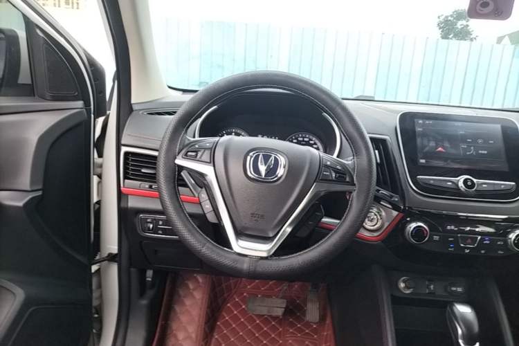 Used CHANGAN CS55 2018 1.5T Automatic Colorful Edition China V Standard Steering Wheel