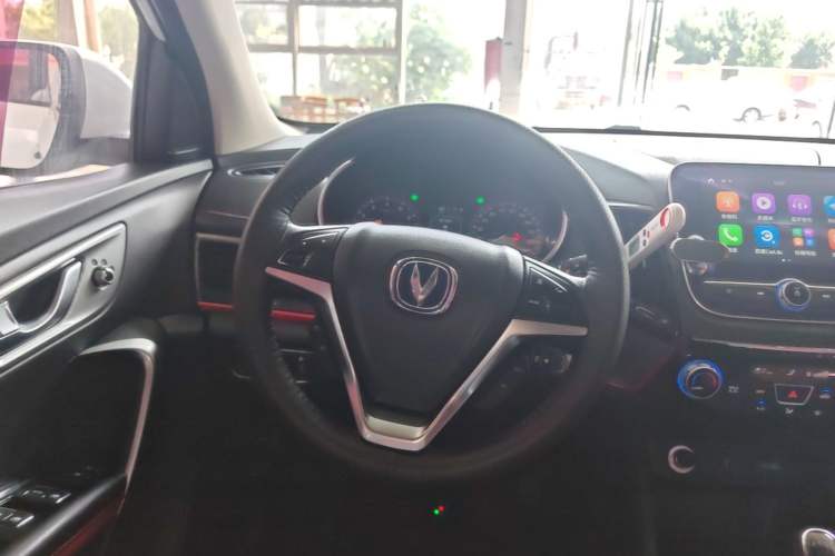 Used CHANGAN CS55 2018 1.5T Manual Colorful Model China V Standard Steering Wheel