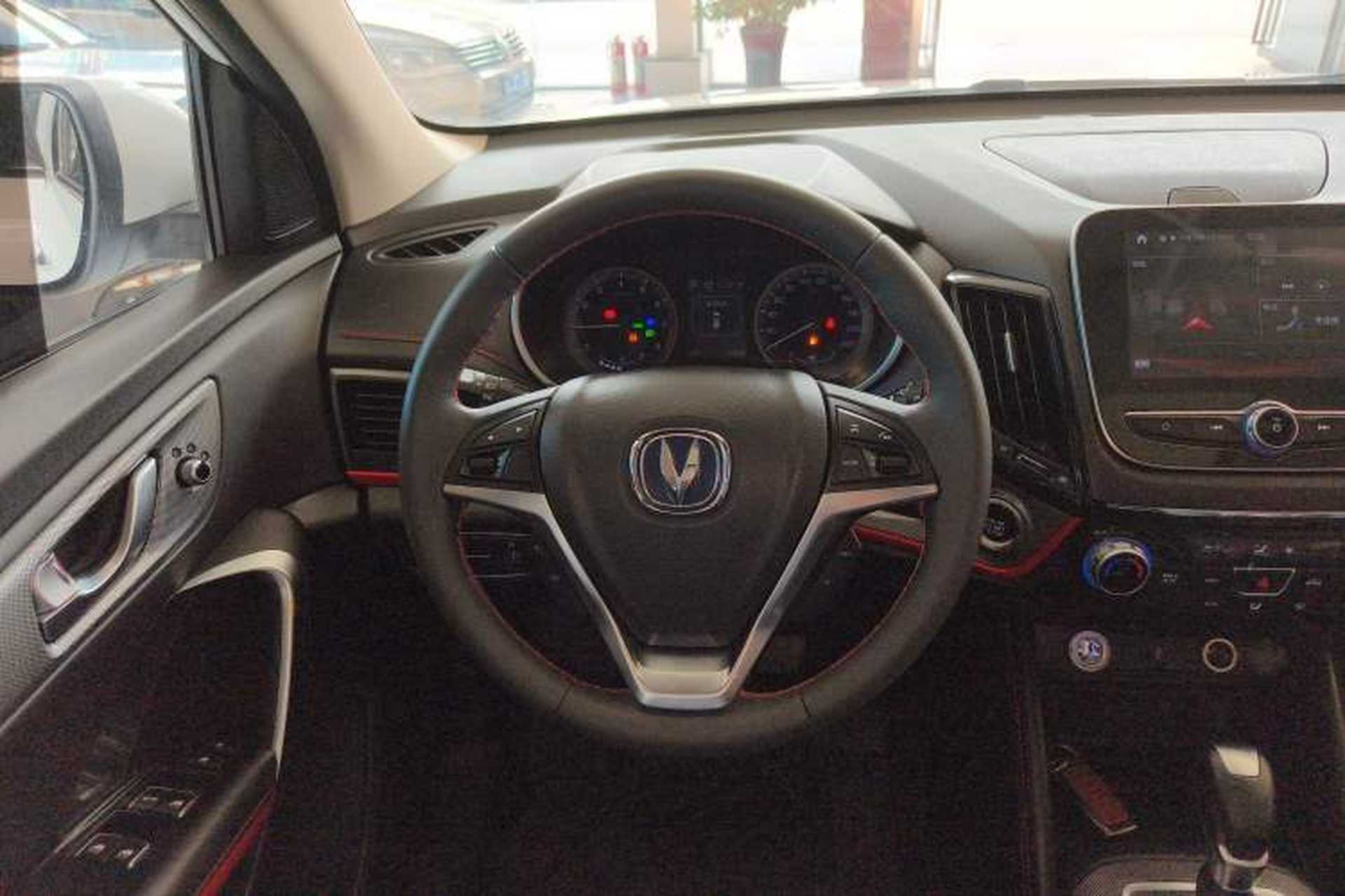 Used CHANGAN CS55 2018 1.5T Automatic Colorful Edition China V Standard Steering Wheel