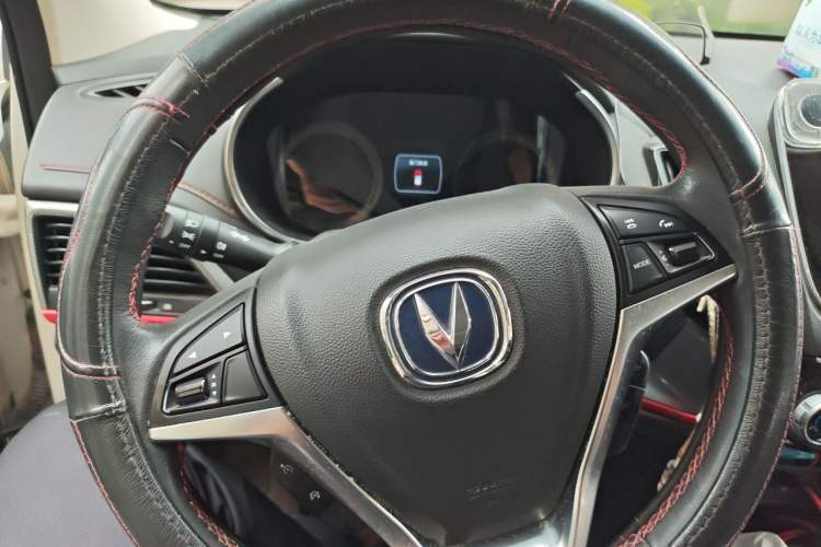 Used CHANGAN CS55 2018 1.5T Manual Colorful Model China V Standard Steering Wheel