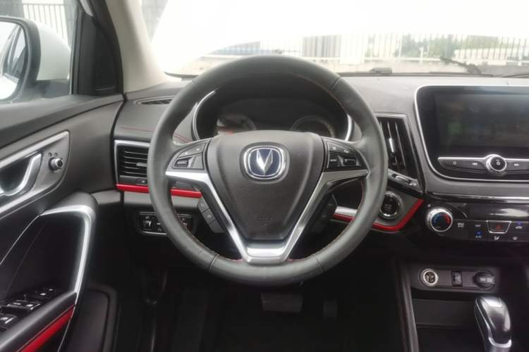 Used CHANGAN CS55 2018 1.5T Automatic Colorful Edition China V Standard Steering Wheel